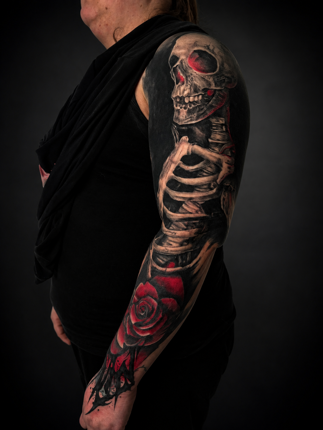 Tatuaje de esqueleto en brazo completo